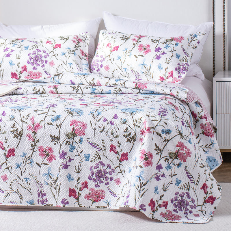 Kasentex Floral Quilt Set - Lightweight & Reversible - Cozy & Stylish Bedding - Machine Washable, Room Decor, Graduation Gifts